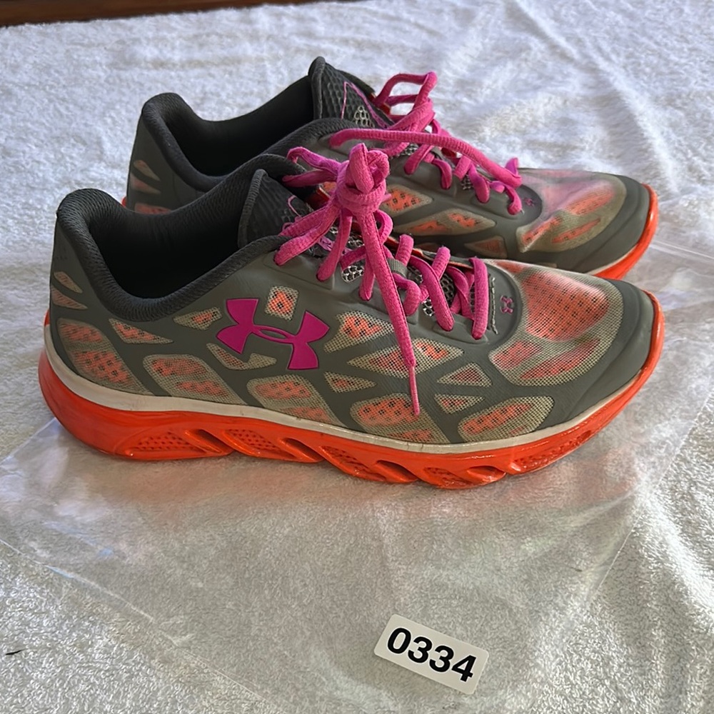 Under Armour spine sneakers used size 9